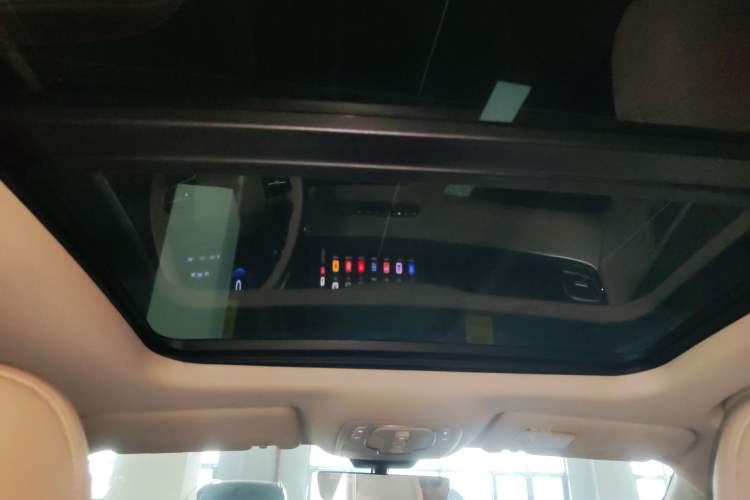 Used Roewe D7 2023 DMH 125km Excellence Edition Headliner