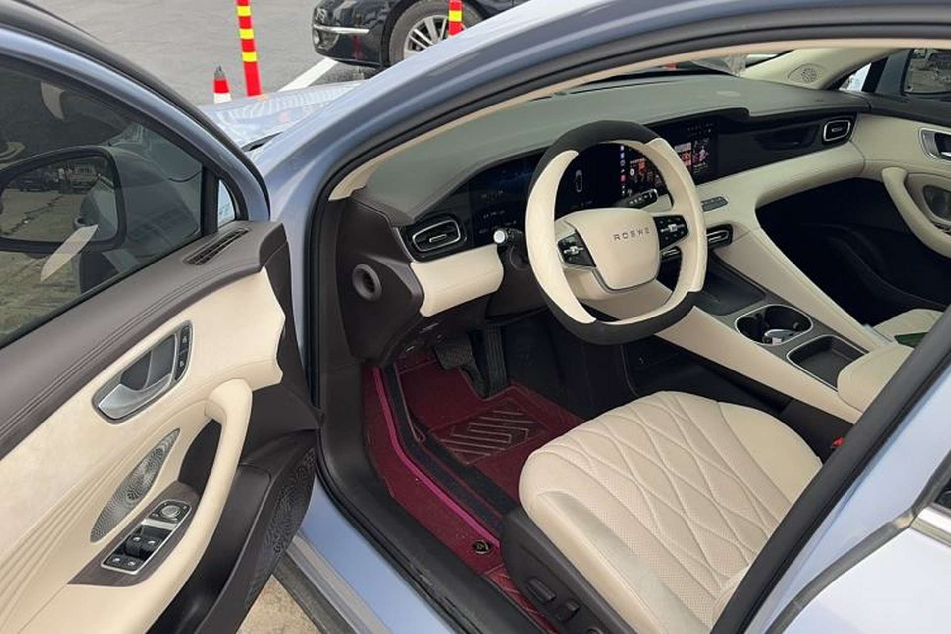 Used Roewe D7 2023 DMH 125km Excellence Edition Interior 2