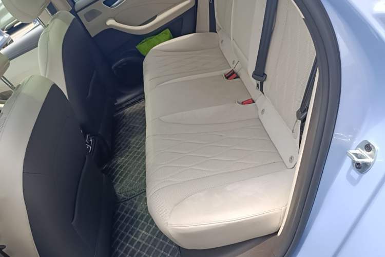 Used Roewe D7 2023 EV 510km Rear-Drive Flagship Edition Left Rear Seat