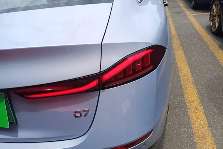 Used Roewe D7 2023 EV 510km Rear-Drive Flagship Edition Right Rear Taillight