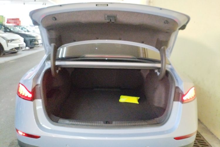 Used Roewe D7 2023 DMH 125km Excellence Edition Trunk