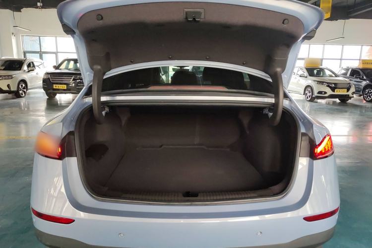 Used Roewe D7 2023 DMH 125km Excellence Edition Trunk