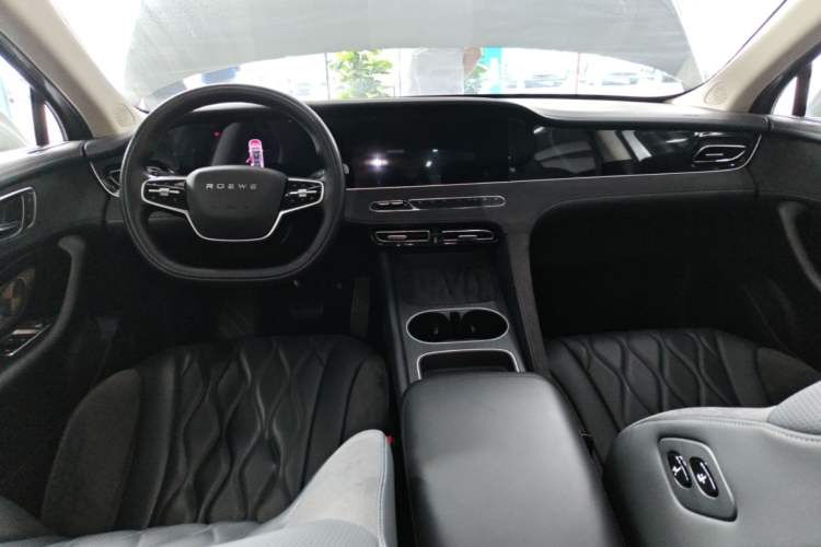 Used Roewe D7 2023 DMH 125km Flagship Edition Center Console