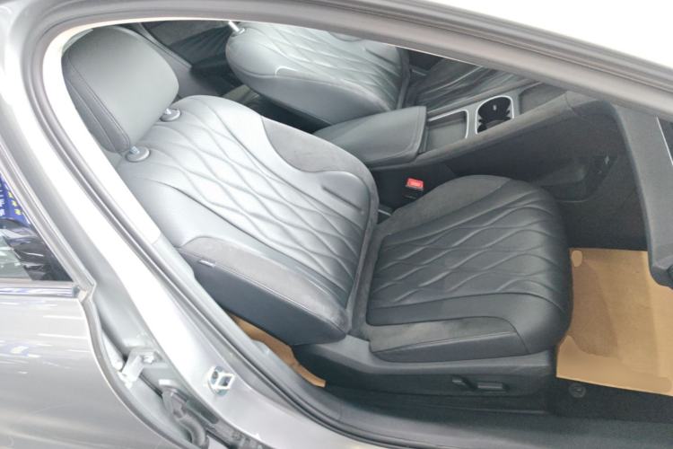 Used Roewe D7 2023 DMH 125km Flagship Edition Right Front Seat
