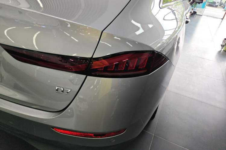Used Roewe D7 2023 DMH 125km Flagship Edition Right Rear Taillight
