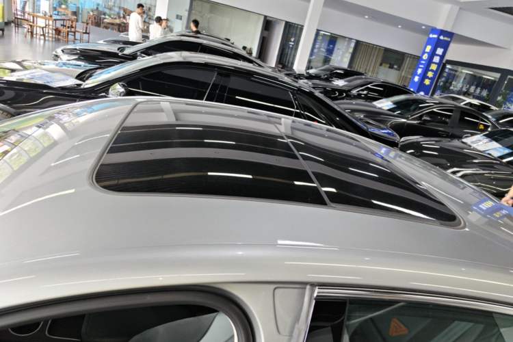 Used Roewe D7 2023 DMH 125km Flagship Edition Roof