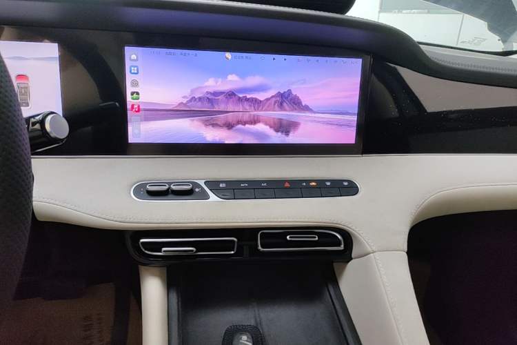 Used Roewe D7 2023 DMH 125km Excellence Edition Audio And AC Panel