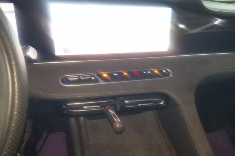 Used Roewe D7 2023 DMH 125km Excellence Edition Audio And AC Panel