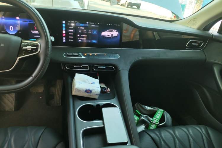 Used Roewe D7 2023 DMH 125km Flagship Edition Audio And AC Panel