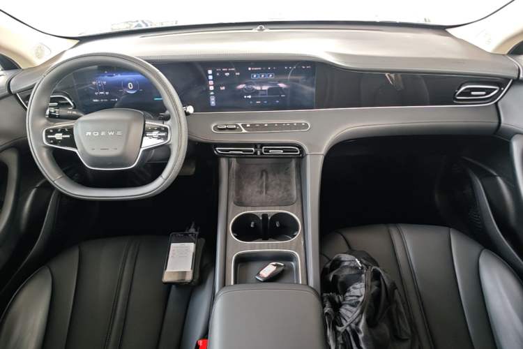 Used Roewe D7 2023 DMH 125km Superior Edition Center Console