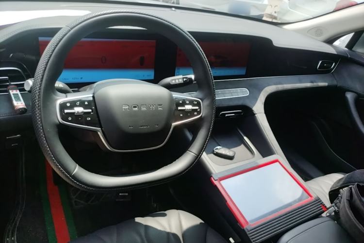 Used Roewe D7 2023 DMH 125km Flagship Edition Center Console