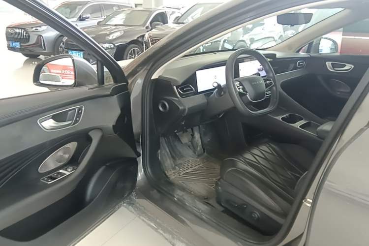 Used Roewe D7 2023 DMH 125km Excellence Edition Driver Seat