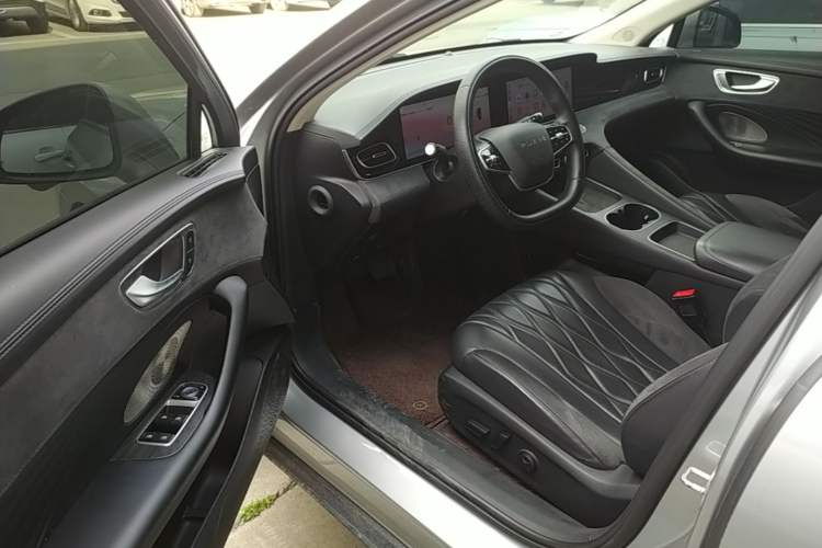 Used Roewe D7 2023 DMH 125km Flagship Edition Driver Seat