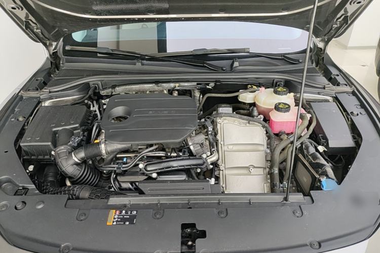 Used Roewe D7 2023 DMH 125km Excellence Edition Engine Bay