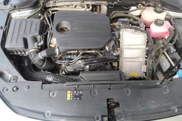 Used Roewe D7 2023 DMH 125km Superior Edition Engine Bay