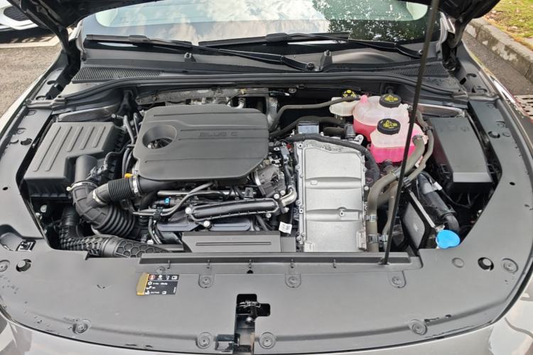 Used Roewe D7 2023 DMH 125km Superior Edition Engine Bay