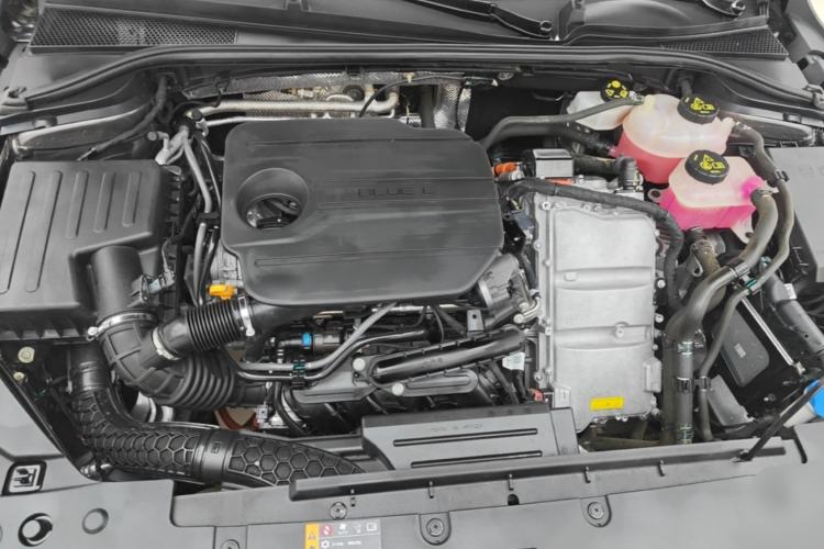 Used Roewe D7 2023 DMH 125km Superior Edition Engine Bay