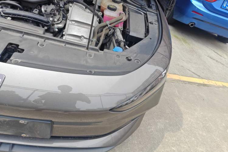 Used Roewe D7 2023 DMH 125km Superior Edition Engine Bay Left