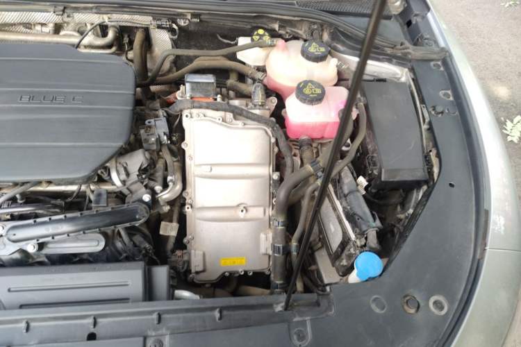 Used Roewe D7 2023 DMH 125km Superior Edition Engine Bay Left