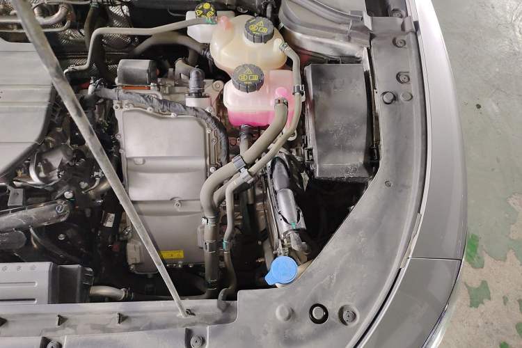 Used Roewe D7 2023 DMH 125km Flagship Edition Engine Bay Left