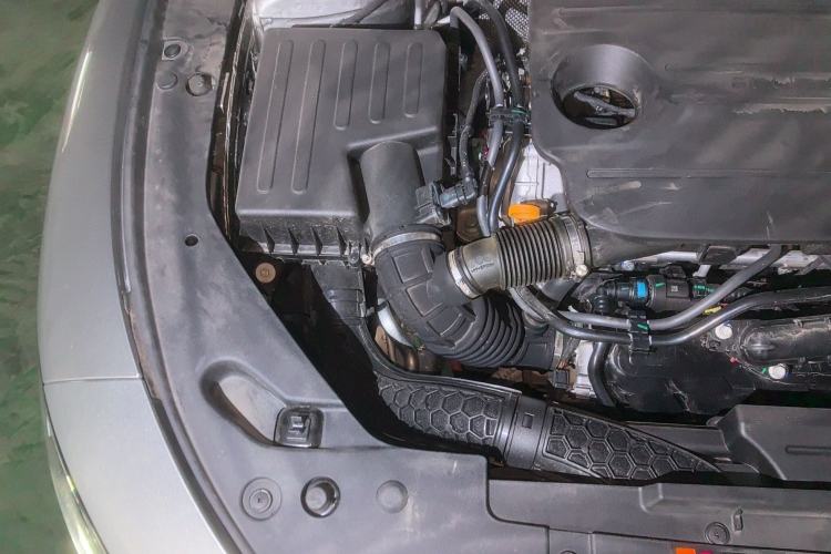 Used Roewe D7 2023 DMH 125km Flagship Edition Engine Bay Right