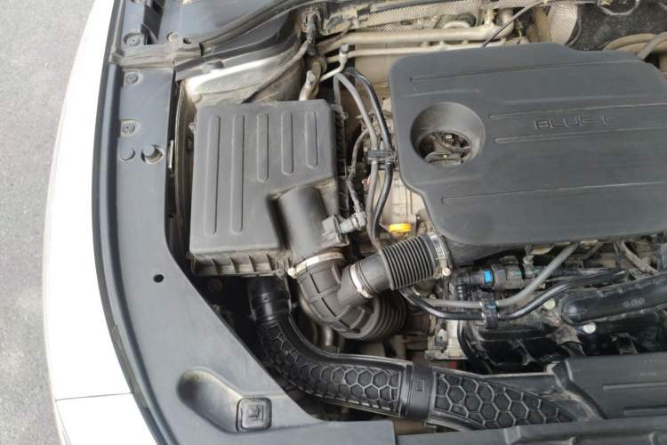 Used Roewe D7 2023 DMH 125km Superior Edition Engine Bay Right
