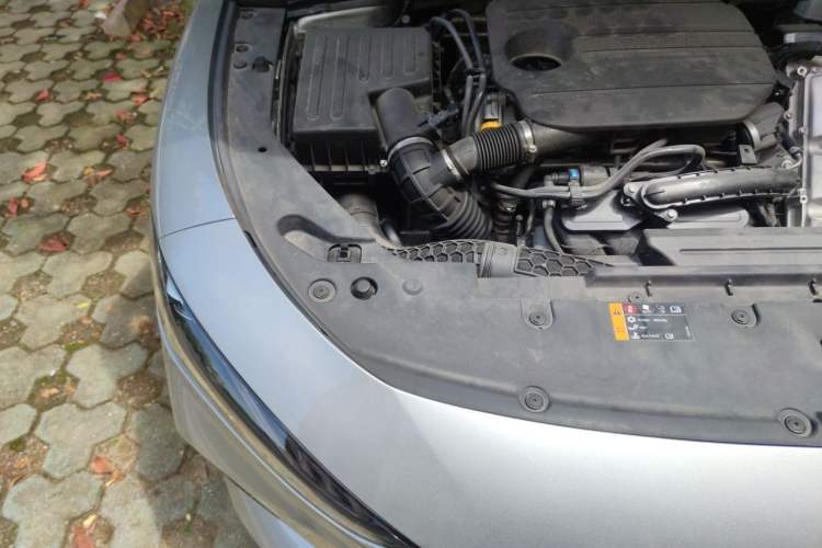 Used Roewe D7 2023 DMH 125km Superior Edition Engine Bay Right