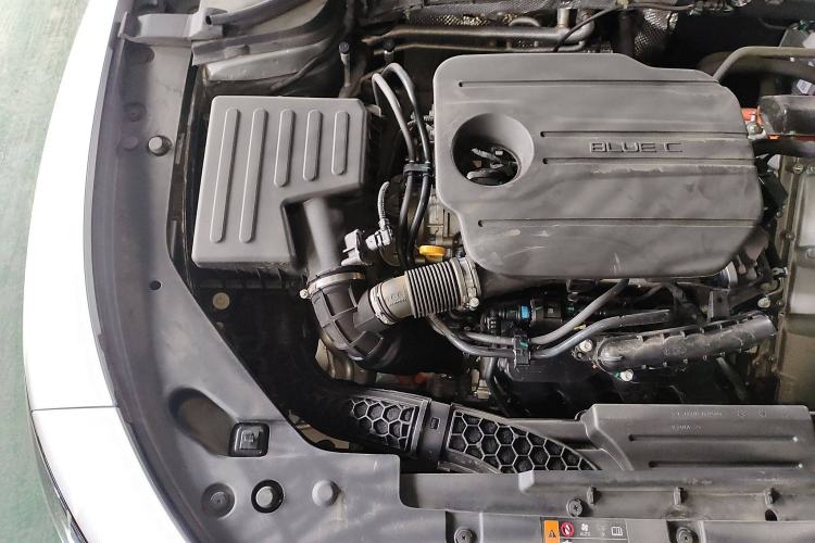 Used Roewe D7 2023 DMH 125km Flagship Edition Engine Bay Right