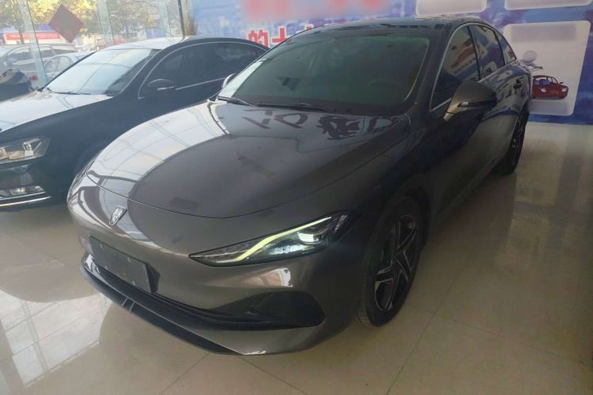 Used Roewe D7 2023 DMH 125km Excellence Edition Front Left 45 Deg