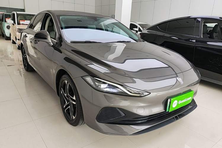 Used Roewe D7 2023 DMH 125km Excellence Edition Front Right 45 Deg