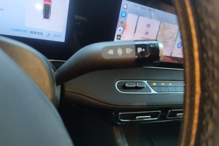 Used Roewe D7 2023 DMH 125km Superior Edition Gear Lever