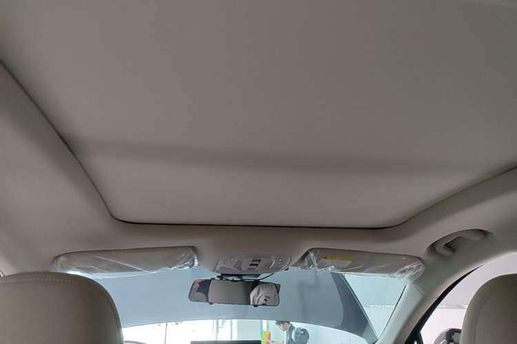 Used Roewe D7 2023 DMH 125km Excellence Edition Headliner
