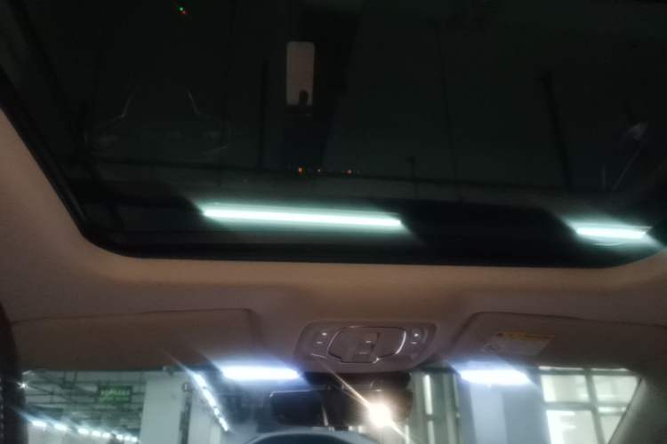 Used Roewe D7 2023 DMH 125km Excellence Edition Headliner