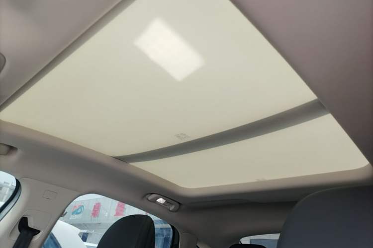 Used Roewe D7 2023 DMH 125km Flagship Edition Headliner