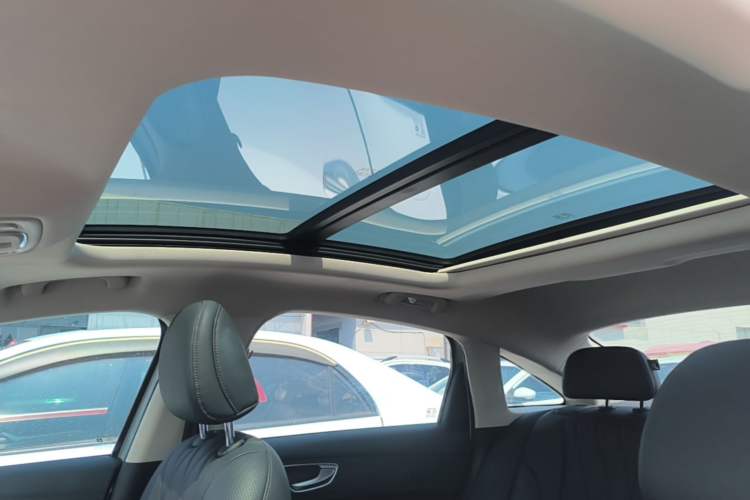 Used Roewe D7 2023 DMH 125km Flagship Edition Headliner