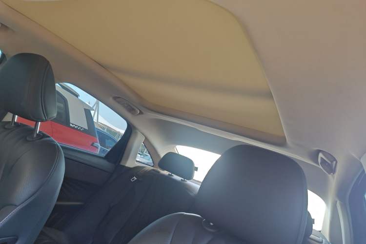 Used Roewe D7 2023 DMH 125km Flagship Edition Headliner