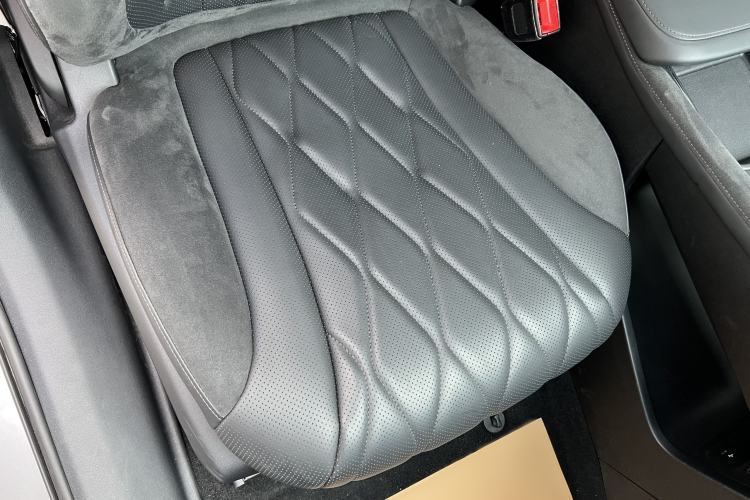 Used Roewe D7 2023 DMH 125km Excellence Edition Interior 10