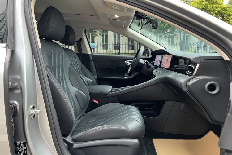 Used Roewe D7 2023 DMH 125km Excellence Edition Interior 12