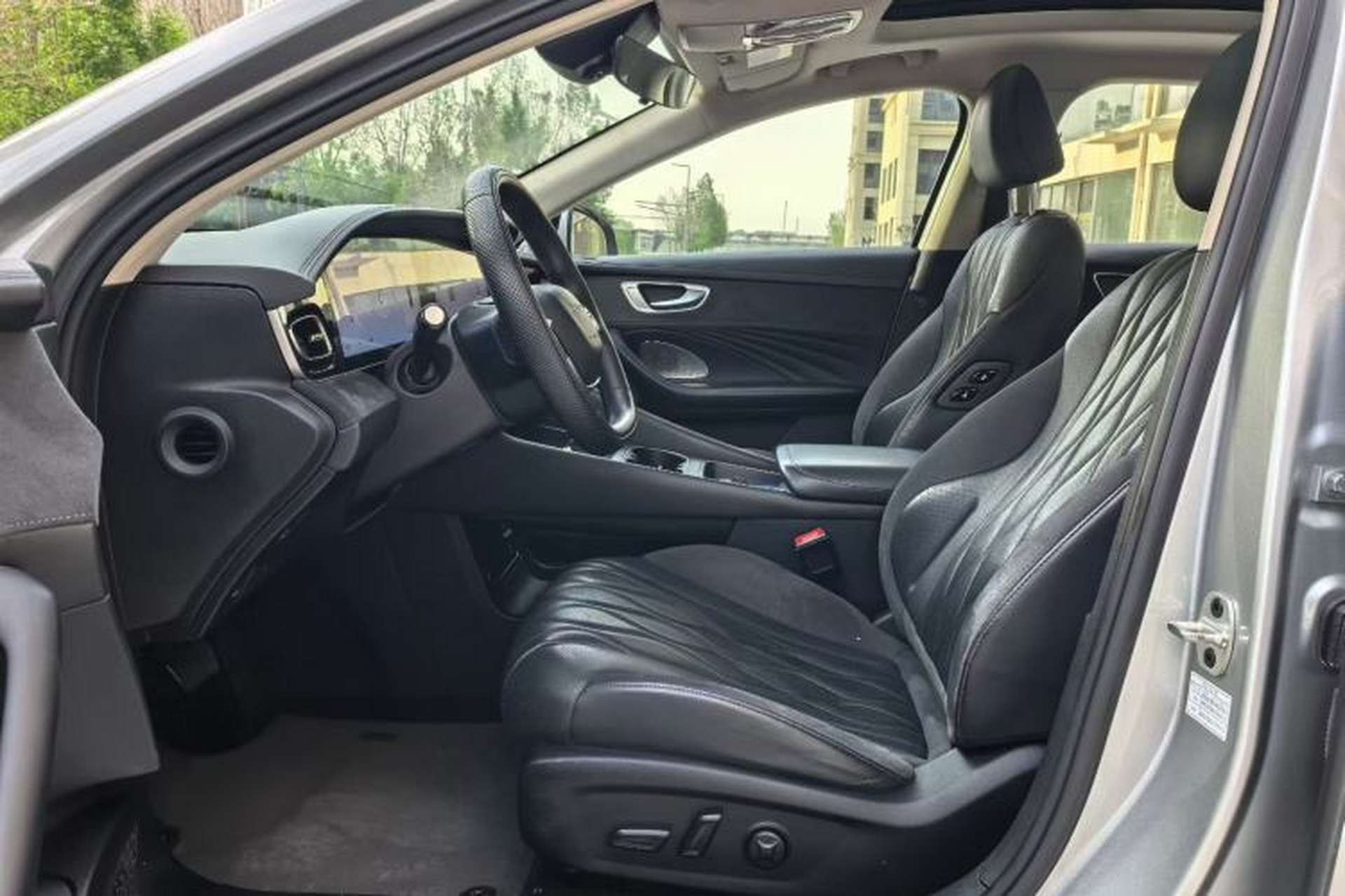 Used Roewe D7 2023 DMH 125km Flagship Edition Interior 2