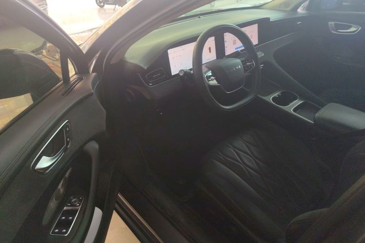 Used Roewe D7 2023 DMH 125km Excellence Edition Interior 3