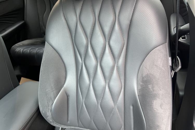 Used Roewe D7 2023 DMH 125km Excellence Edition Interior 3