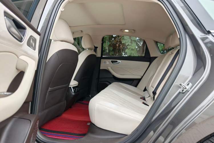 Used Roewe D7 2023 DMH 125km Excellence Edition Interior 4