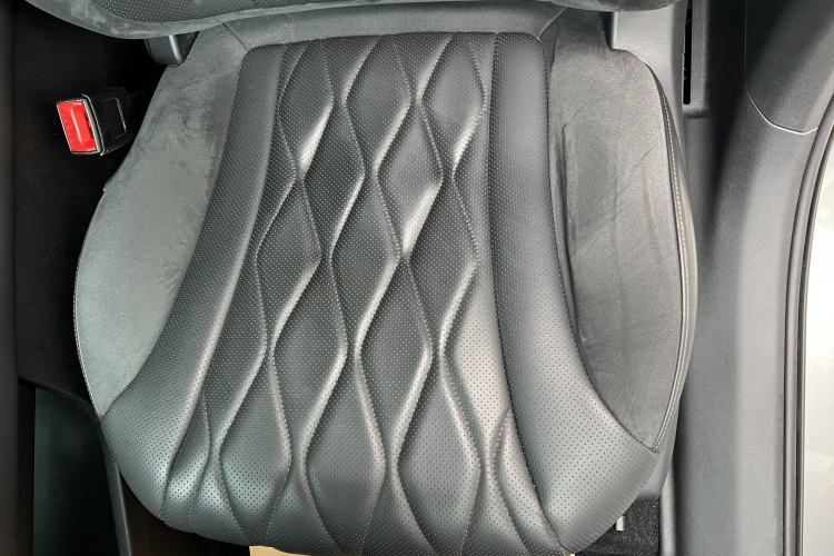 Used Roewe D7 2023 DMH 125km Excellence Edition Interior 4
