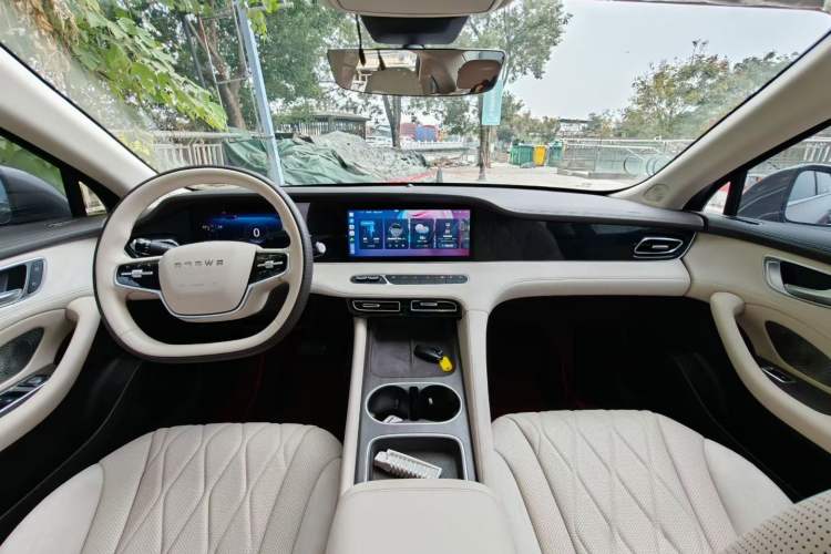 Used Roewe D7 2023 DMH 125km Excellence Edition Interior 5