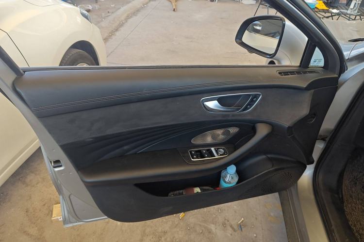 Used Roewe D7 2023 DMH 125km Flagship Edition Interior 7