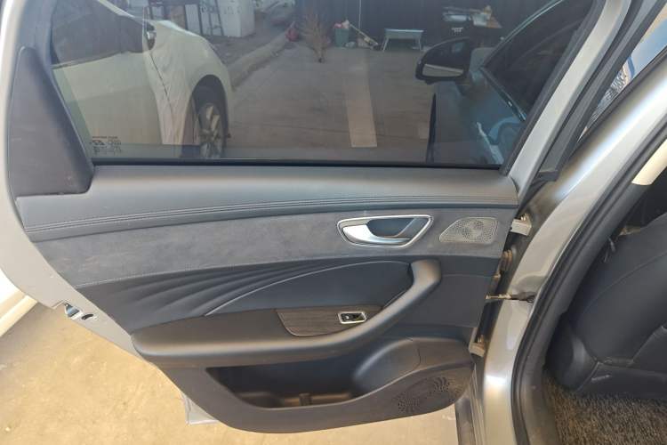 Used Roewe D7 2023 DMH 125km Flagship Edition Interior 8