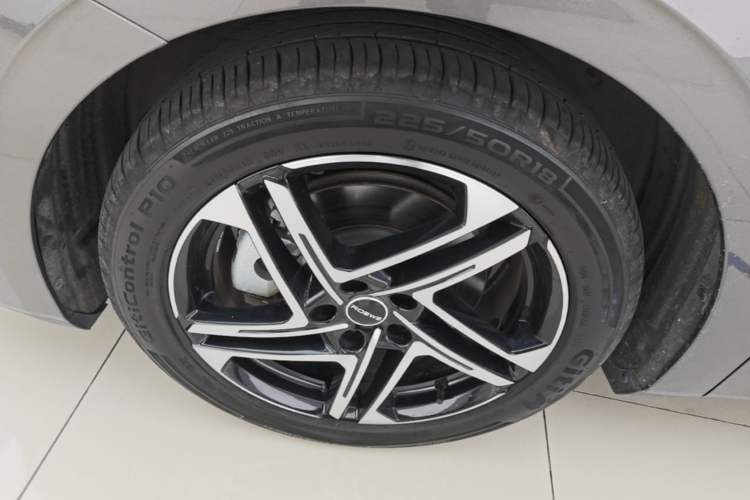 Used Roewe D7 2023 DMH 125km Superior Edition Left Front Wheel Hub