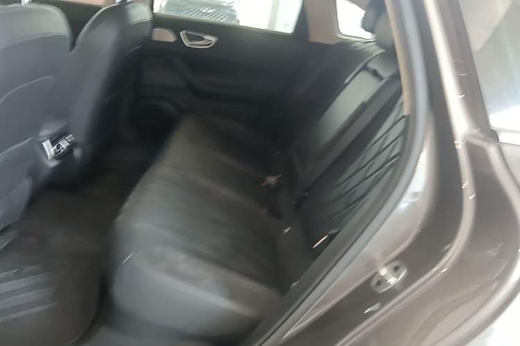 Used Roewe D7 2023 DMH 125km Excellence Edition Left Rear Seat