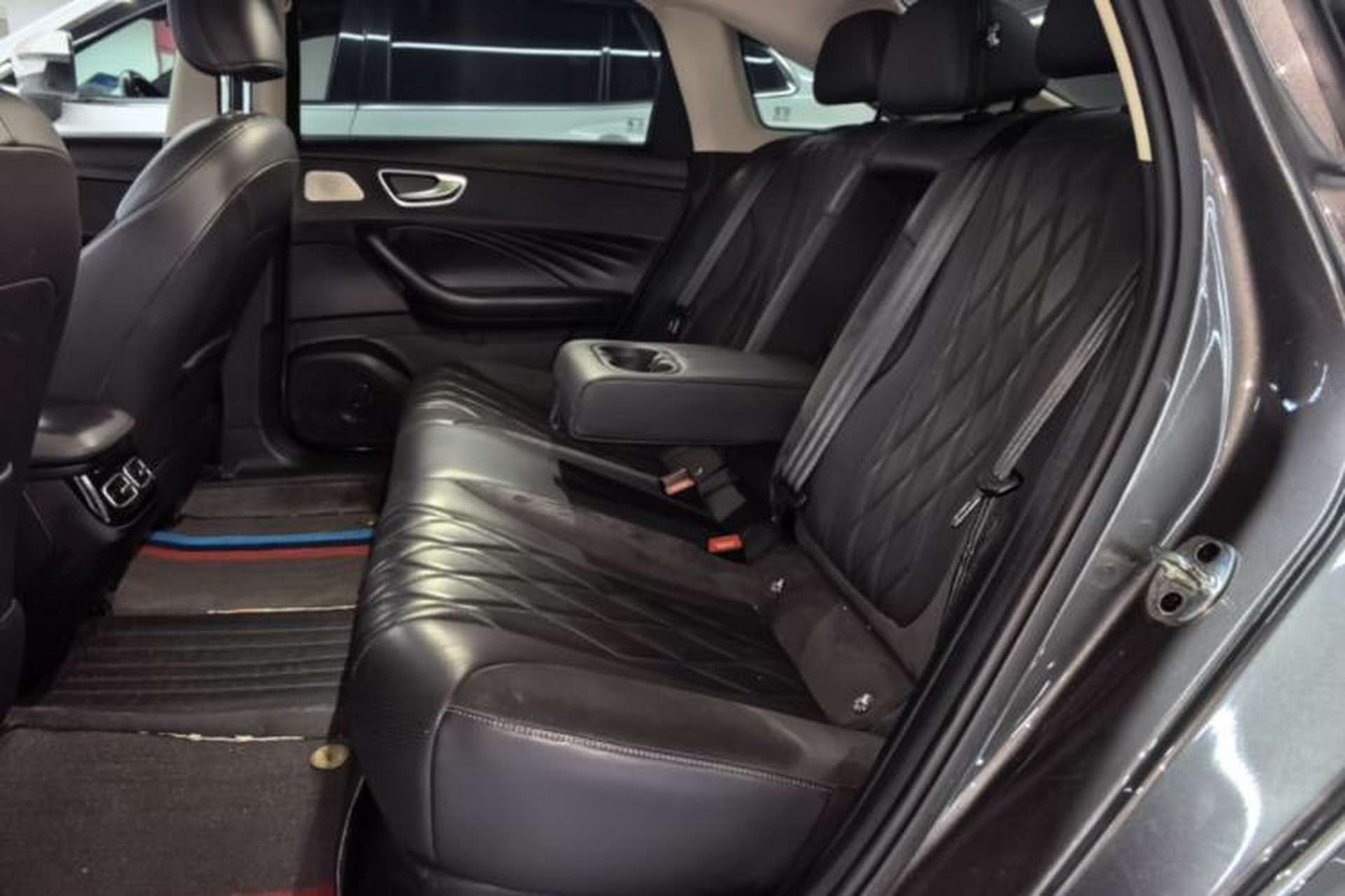 Used Roewe D7 2023 DMH 125km Excellence Edition Left Rear Seat