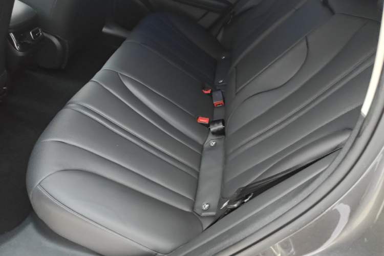 Used Roewe D7 2023 DMH 125km Superior Edition Left Rear Seat